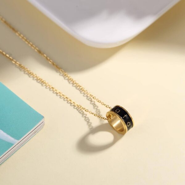 GOLD HALO NECKLACE