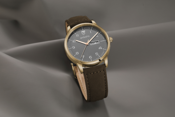 Apus II Grey-D Brown L